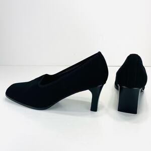 Axcess Mover Black Pumps Size 8 Fabric Upper Leather lining Closed Squared Toe